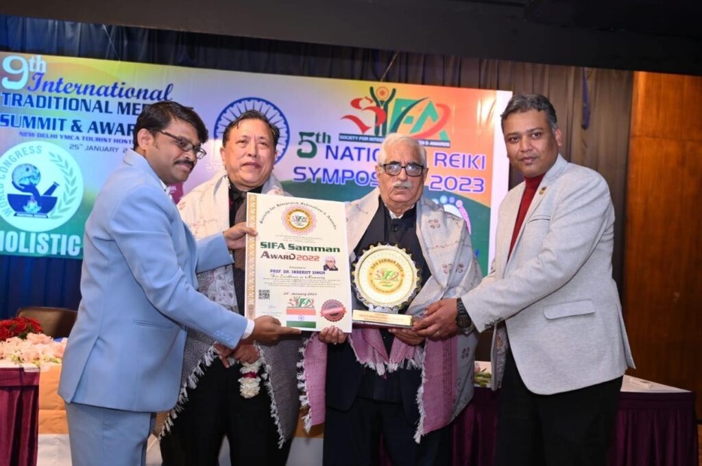 Awards and recognition of Dr. Rogelio D. Carbo in New Delhi, India